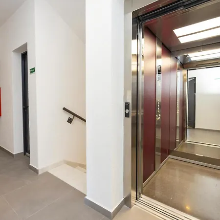 Apartament Awesome In Seget Donji